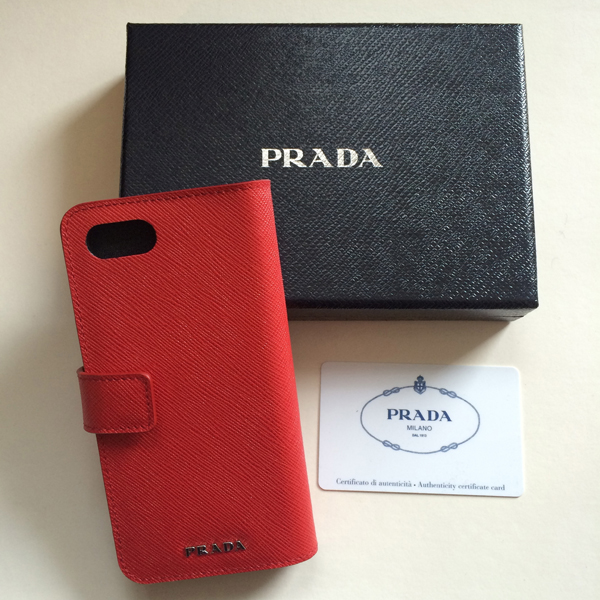 2017最新作入荷 プラダコピー PRADA 待望の新色 iPhone 手帳型携帯ケース